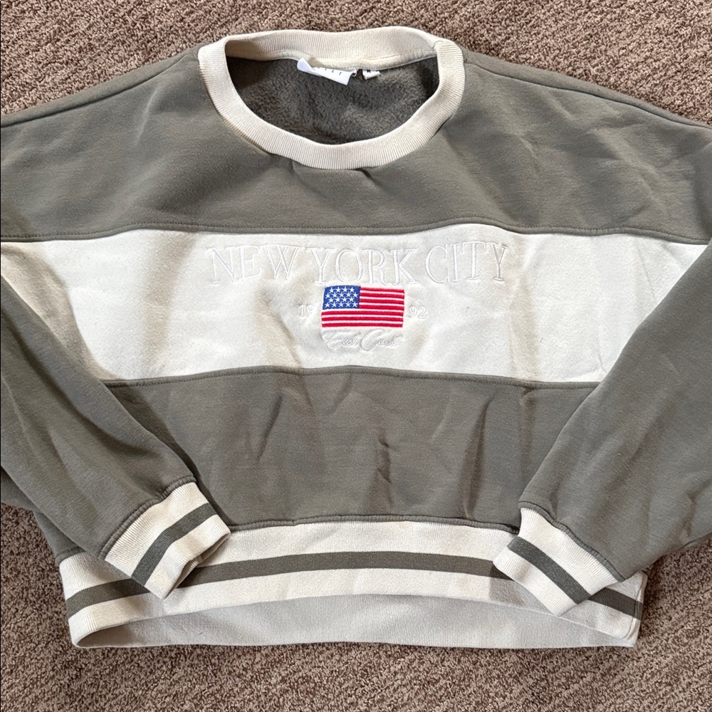 Green and Beige New York City Sweatshirt Cropped